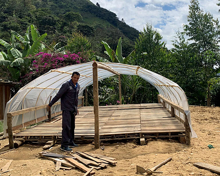 Construction of a solar dryer in Peru